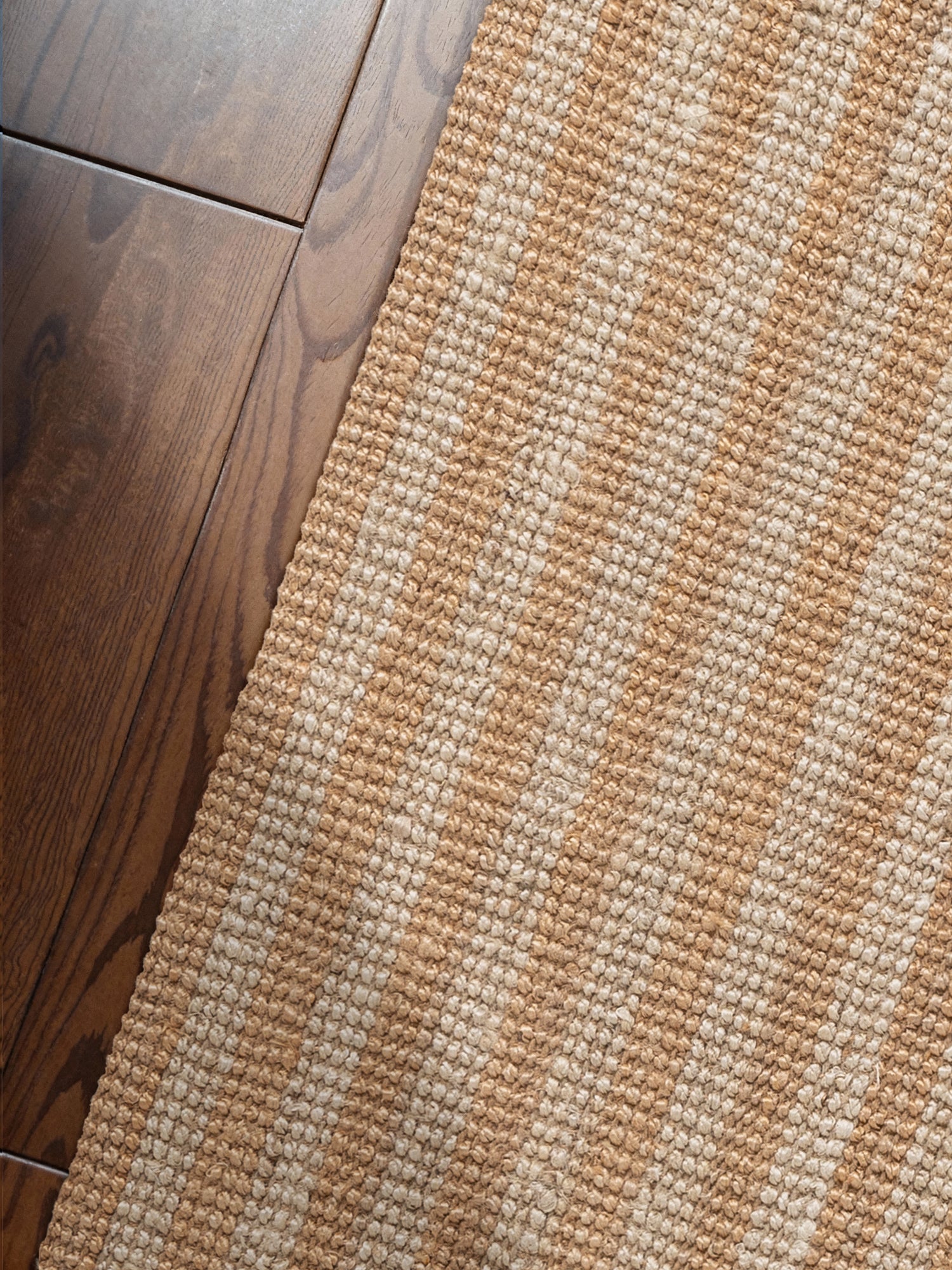 ELLE DECORATION HARVEST JUTE TÆPPE AMBER, NATUR-ELFENBEN-GULD