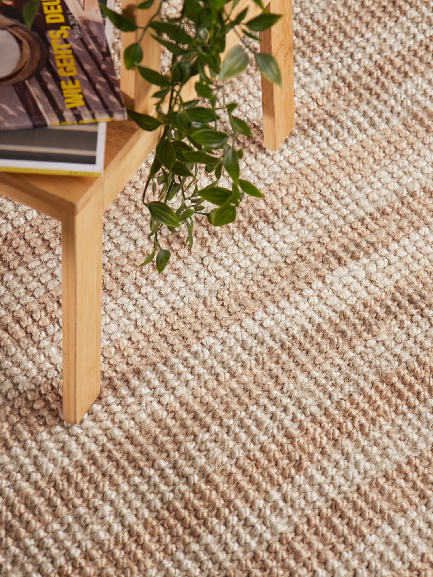 ELLE DECORATION HARVEST JUTE TÆPPE AMBER, NATUR-ELFENBEN-GULD