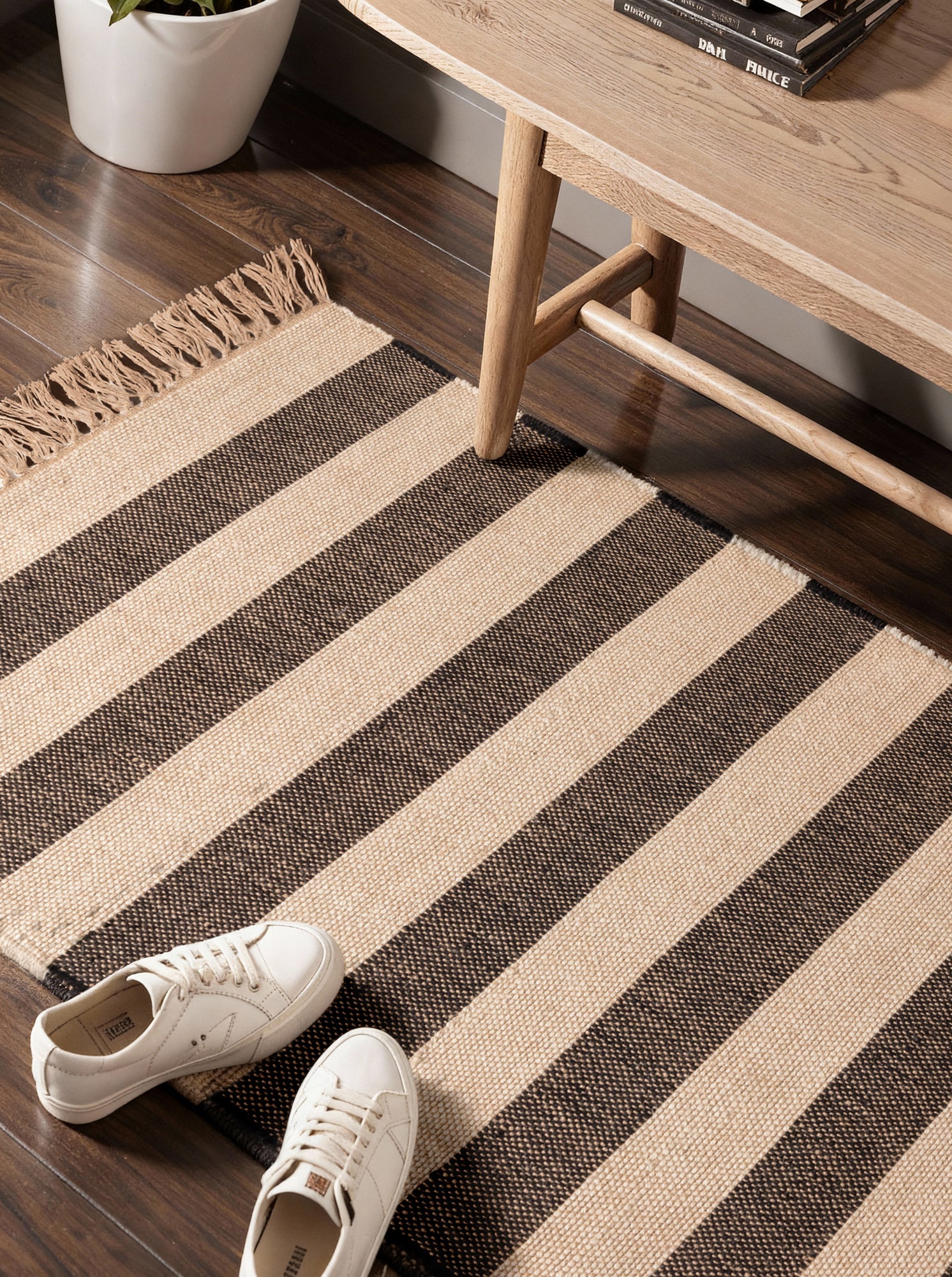 HANDLOOM JUTE TÆPPE PLAYA, NATURLIG HVID-SORT