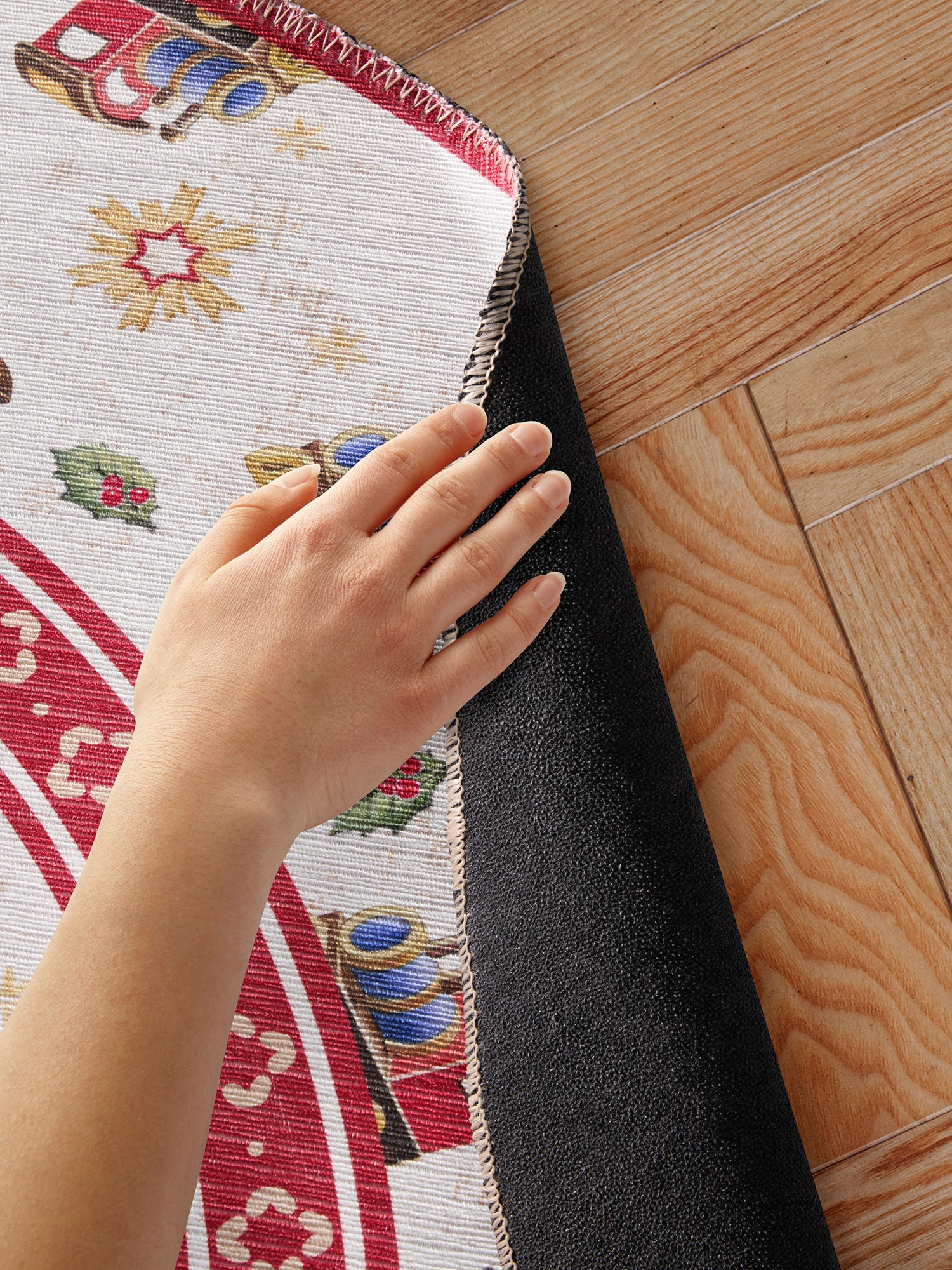 VILLEROY & BOCH TOY'S DELIGHT LIMITED EDITION JULETÆPPE, JULETOG CREME-RØD