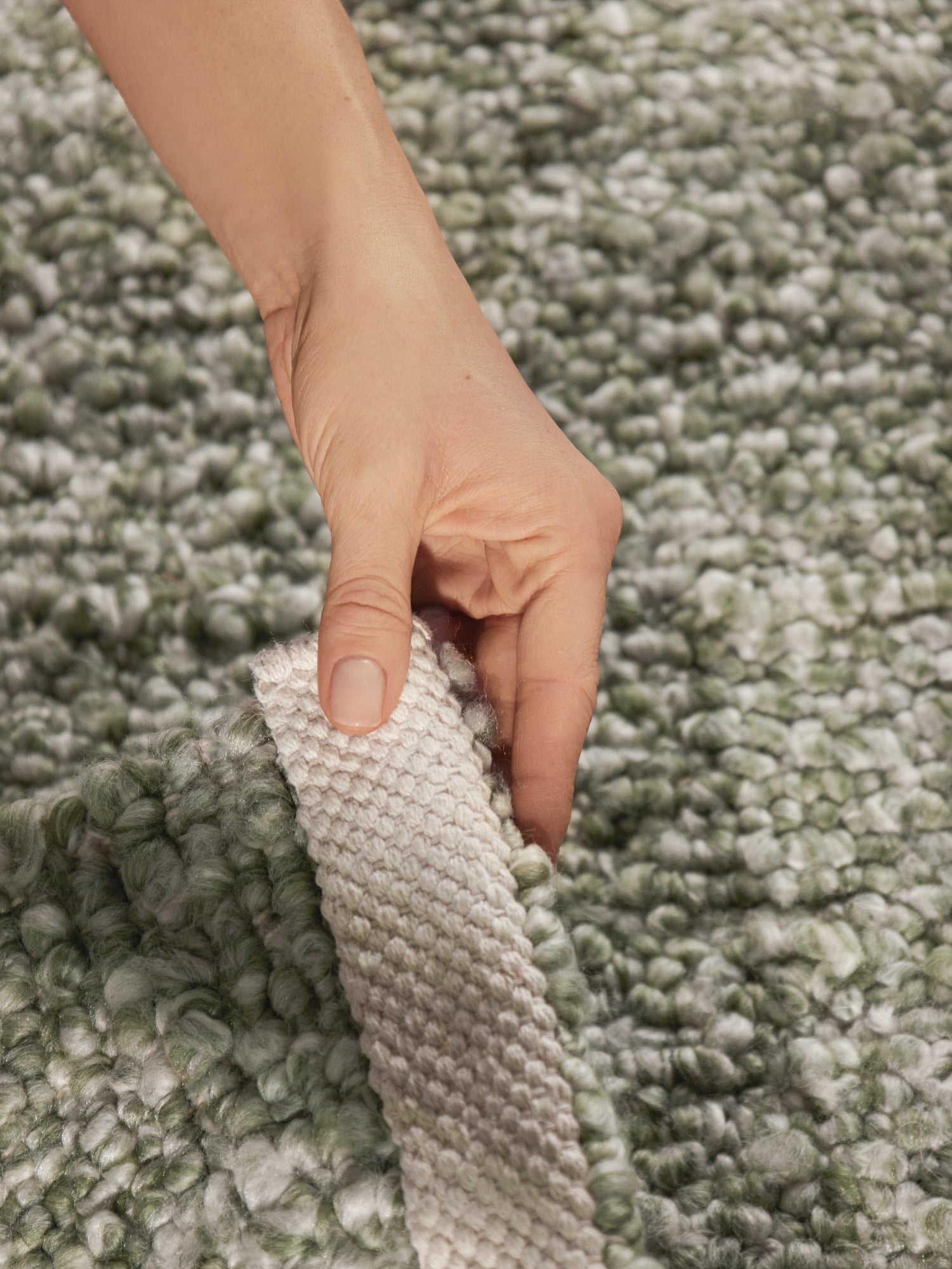 TED BAKER NOTTING HILL SOFT BOUCLE KORTLUVET TÆPPE, PORTOBELLO LYSEGRØN