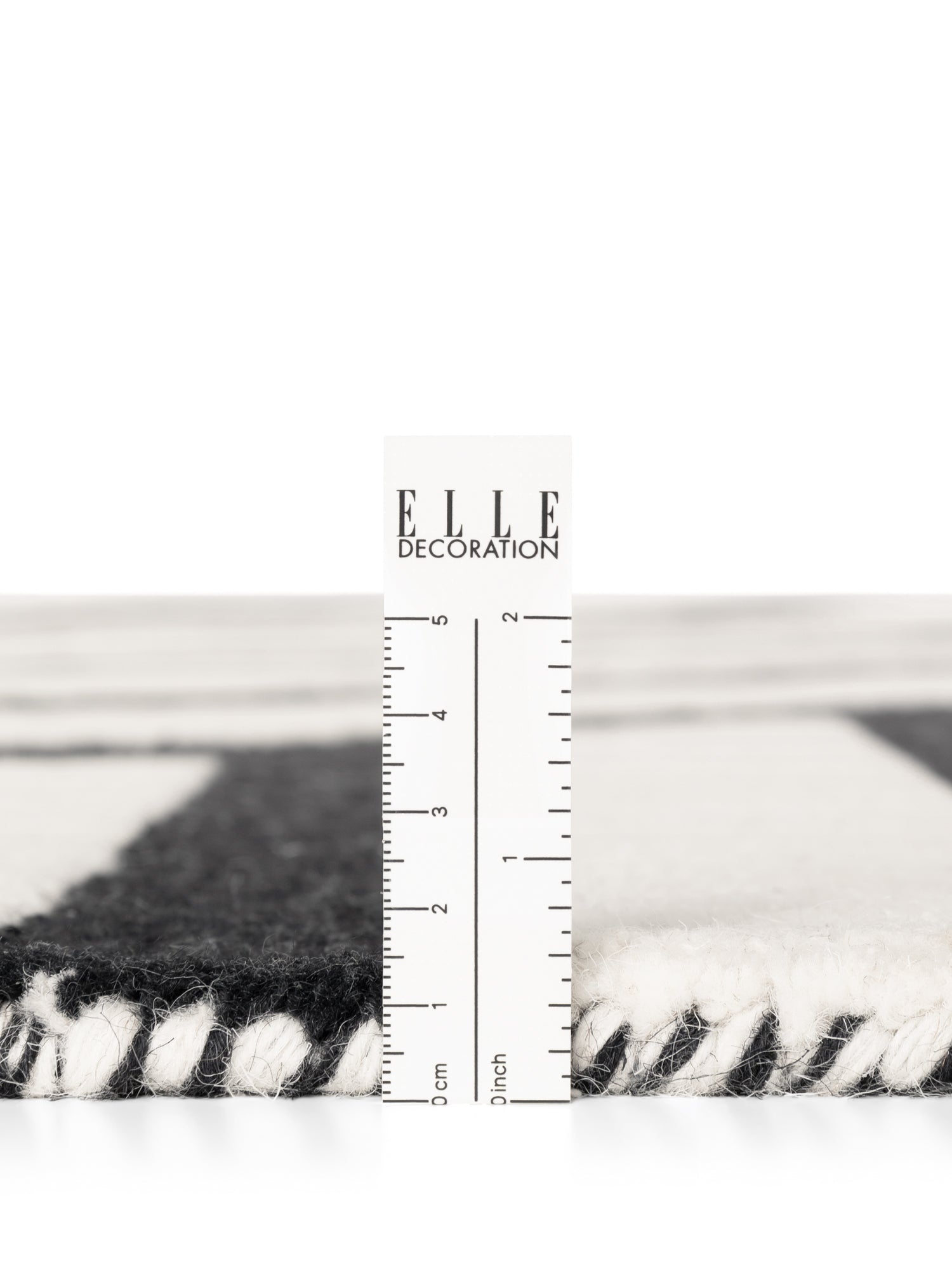 ELLE DECORATION STRYVE ULDTÆPPE NOIR, SORT-HVID