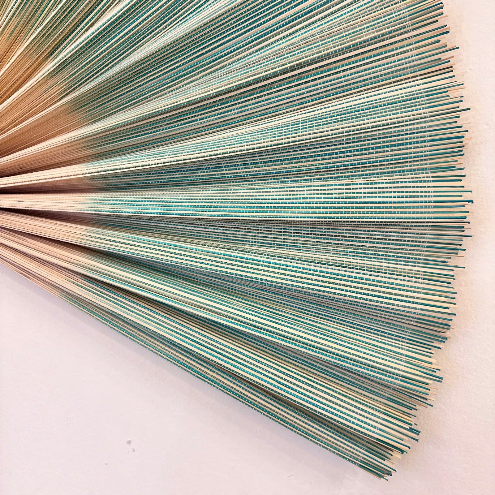 SENSU, HÅNDLAVET BAMBUS VÆGVIFTE - NATUR GRØN