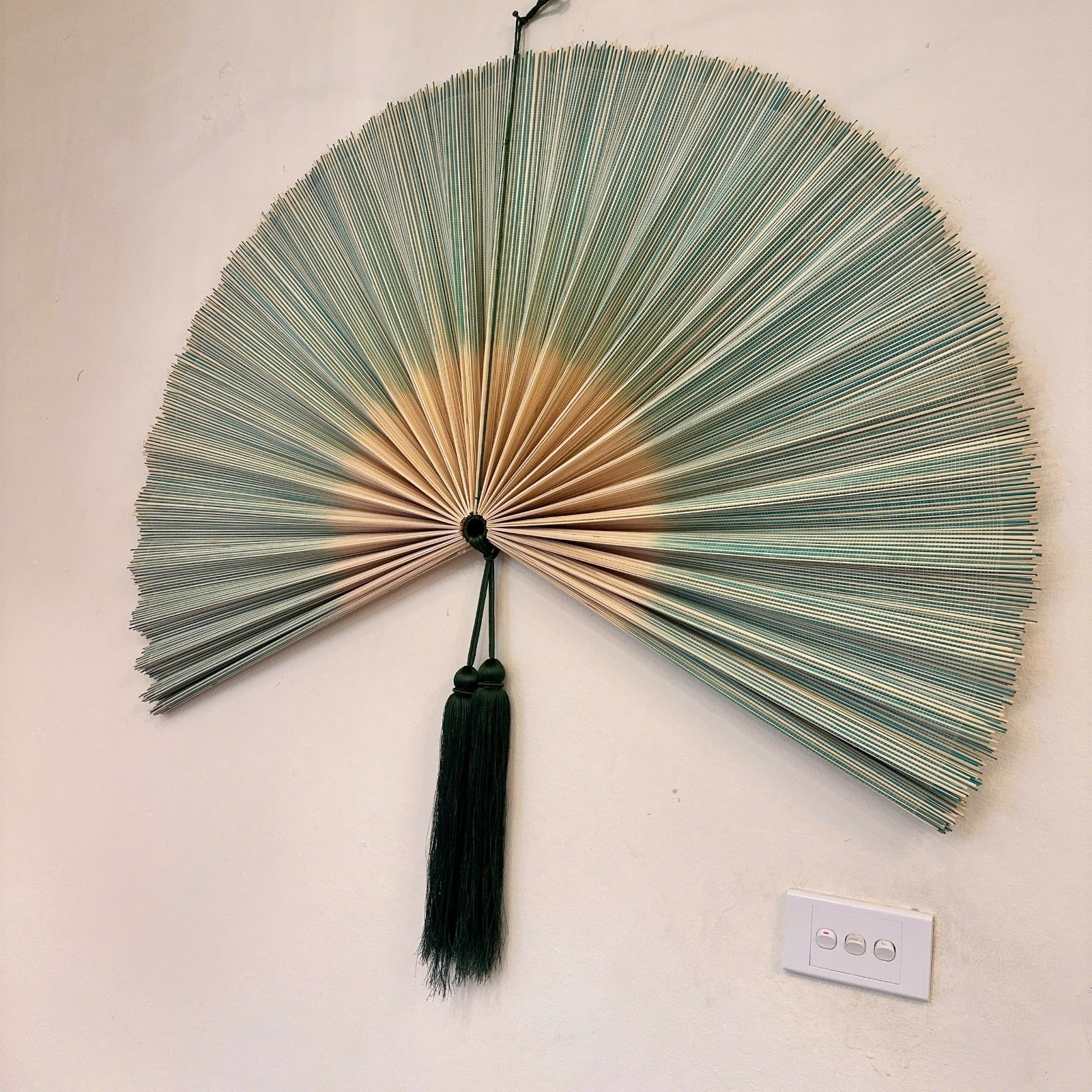 SENSU, HÅNDLAVET BAMBUS VÆGVIFTE - NATUR GRØN