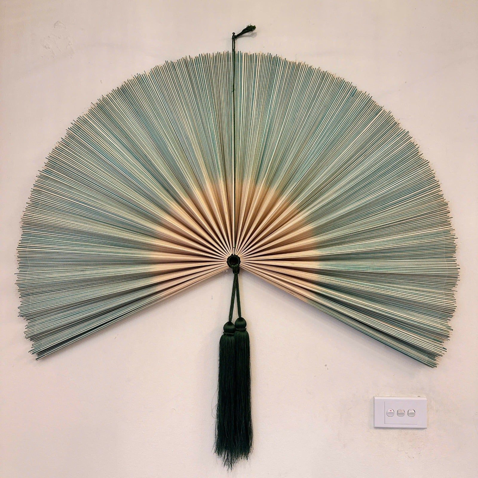 SENSU, HÅNDLAVET BAMBUS VÆGVIFTE - NATUR GRØN