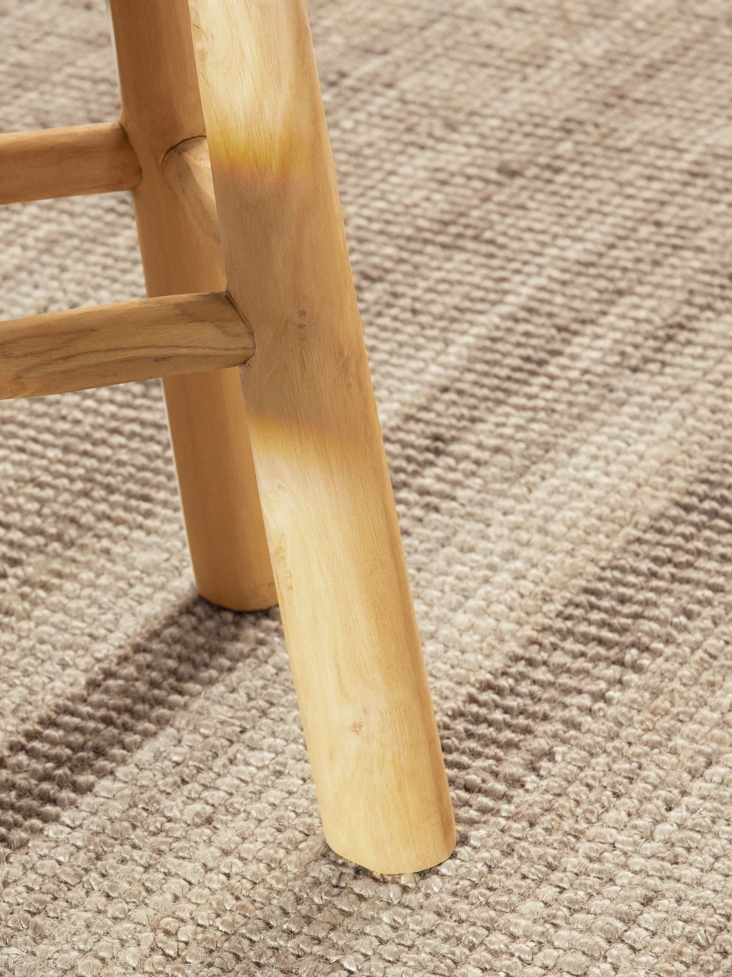 JANA RUNDT JUTE TÆPPE, 105975 NATURLIG-GRÅBRUN