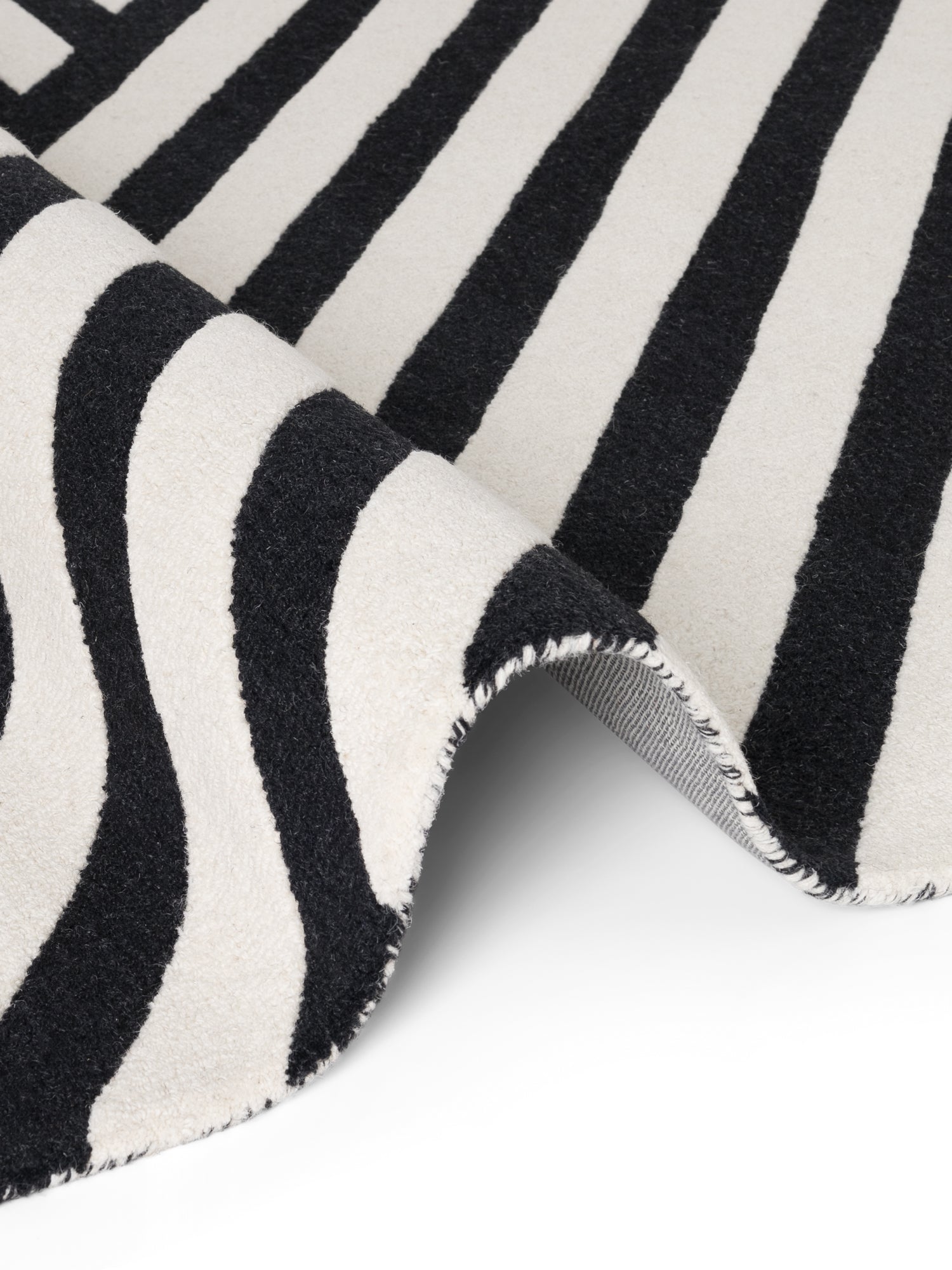 ELLE DECORATION STRYVE ULDTÆPPE NOIR, SORT-HVID