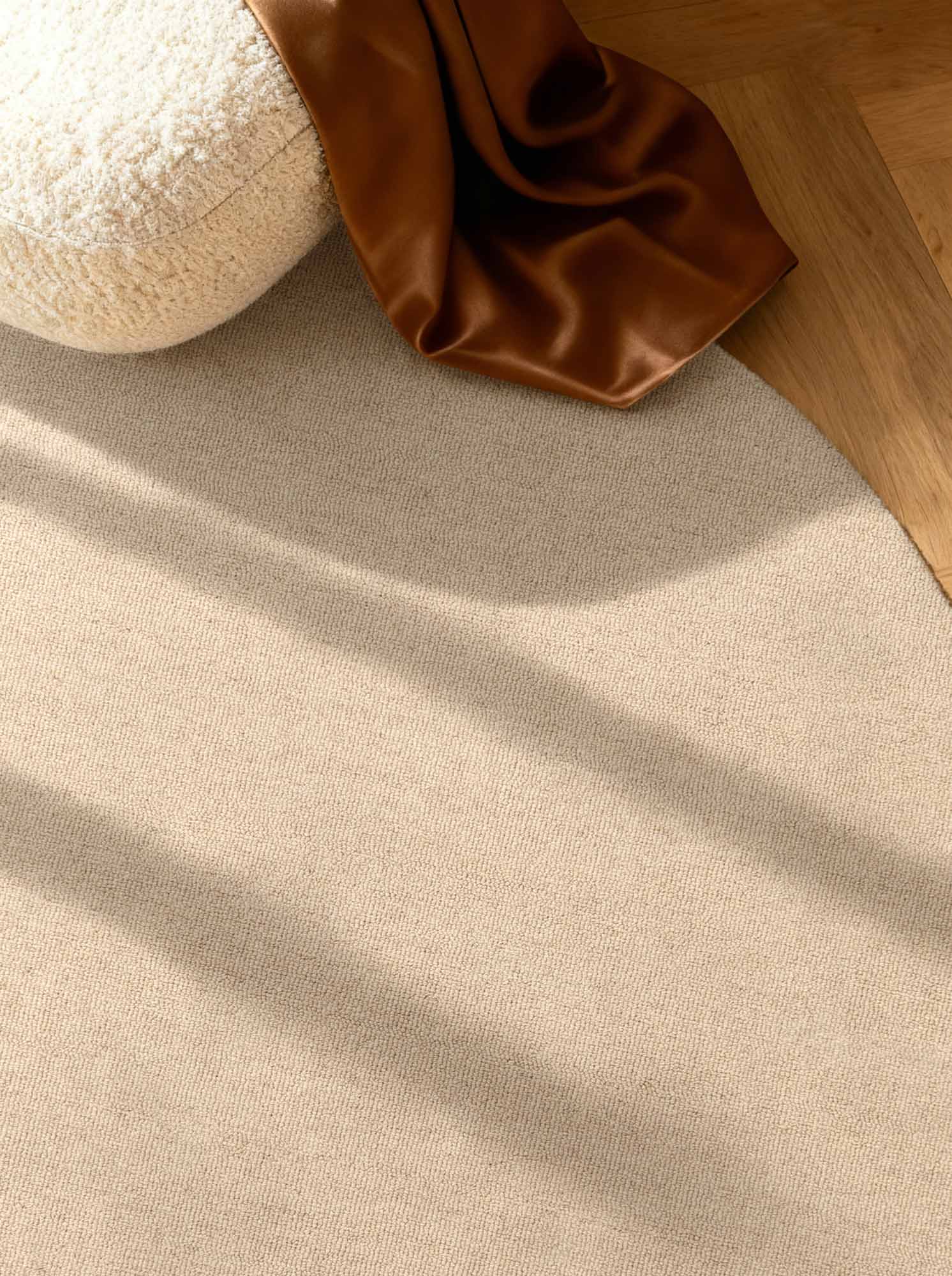 ELLE DECORATION PURISTIC FINE BOUCLE ULDTÆPPE, KNOTS NATURLIG LYS BEIGE