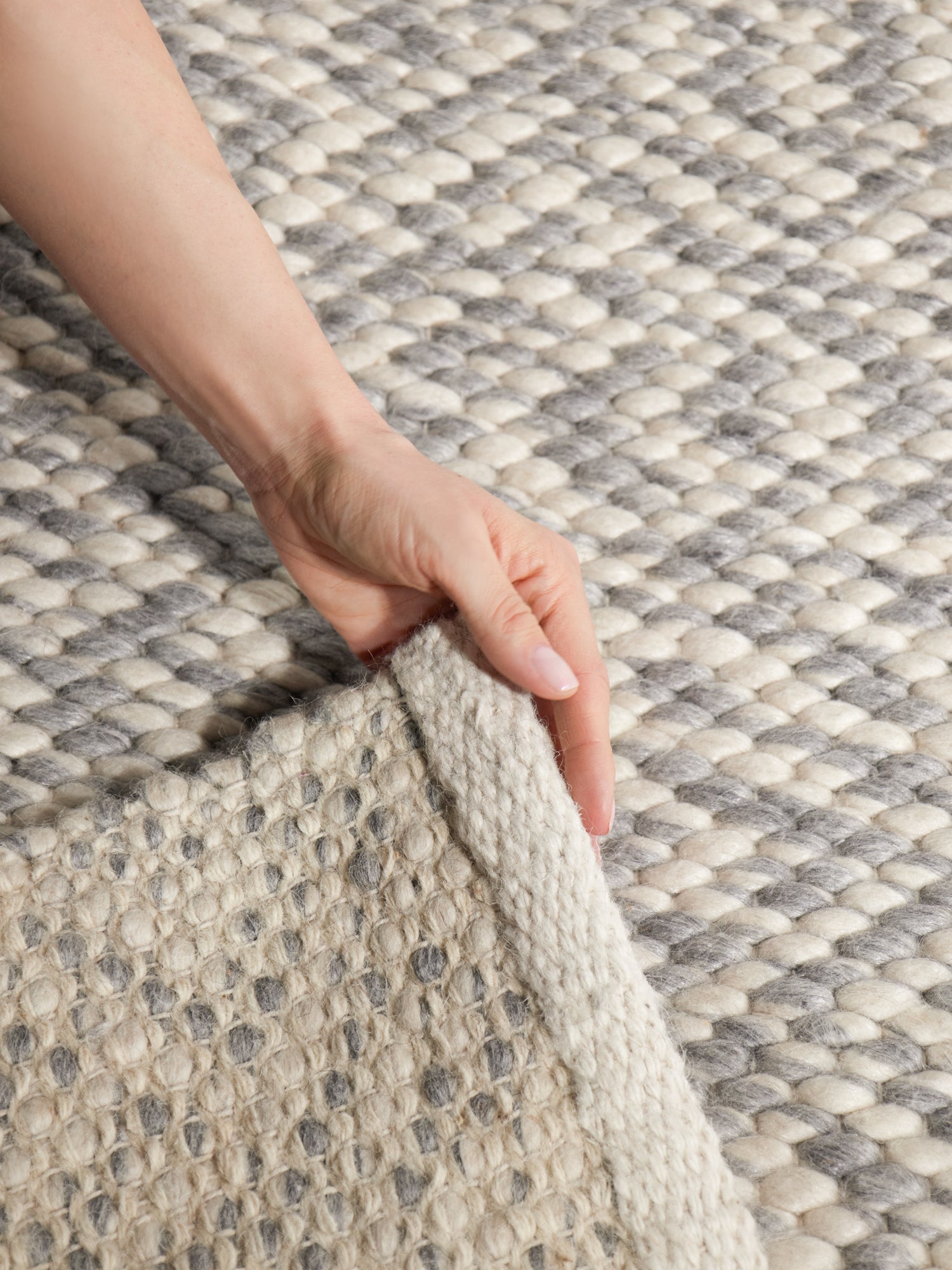 ELLE DECORATION LYON ULDTÆPPE, BEANS NATURLIG CREME GRÅ