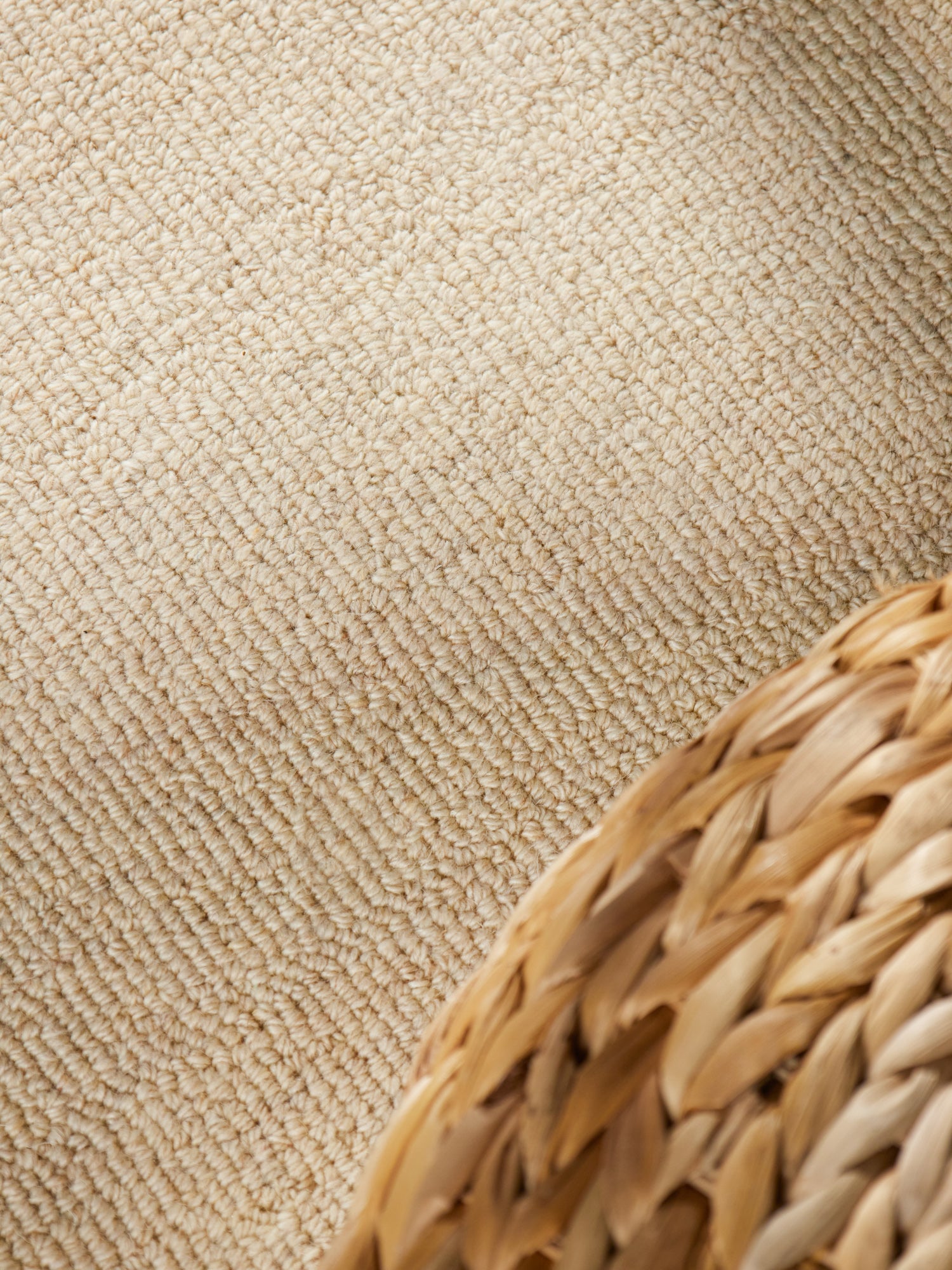 ELLE DECORATION PURISTIC FINE BOUCLE ULDTÆPPE, KNOTS NATURLIG LYS BEIGE