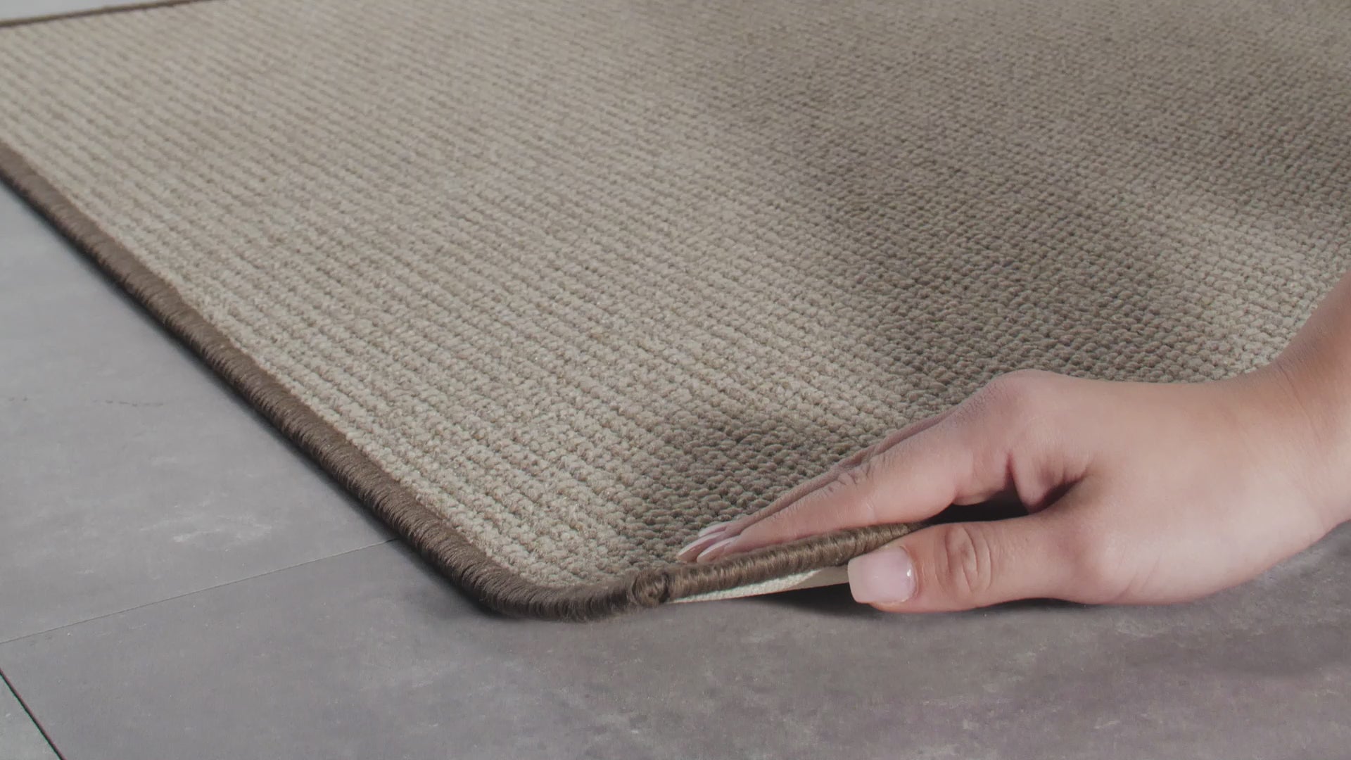 Indlæs video: HANSE HOME BOUCLÉ TÆPPELØBER, BEIGE 104434