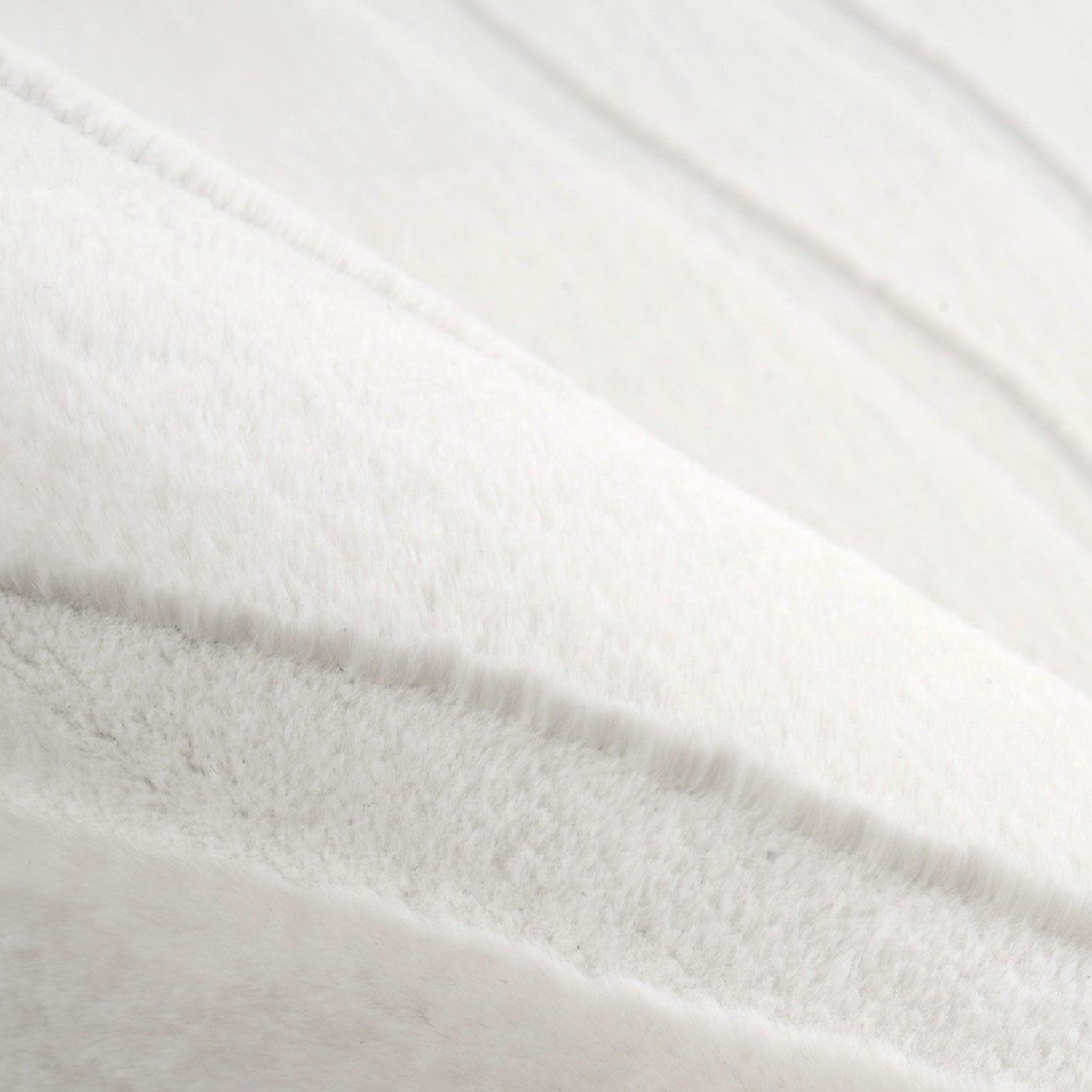 WAVY SOFT MODERNE PELSTÆPPE, 503 IVORY-HVID