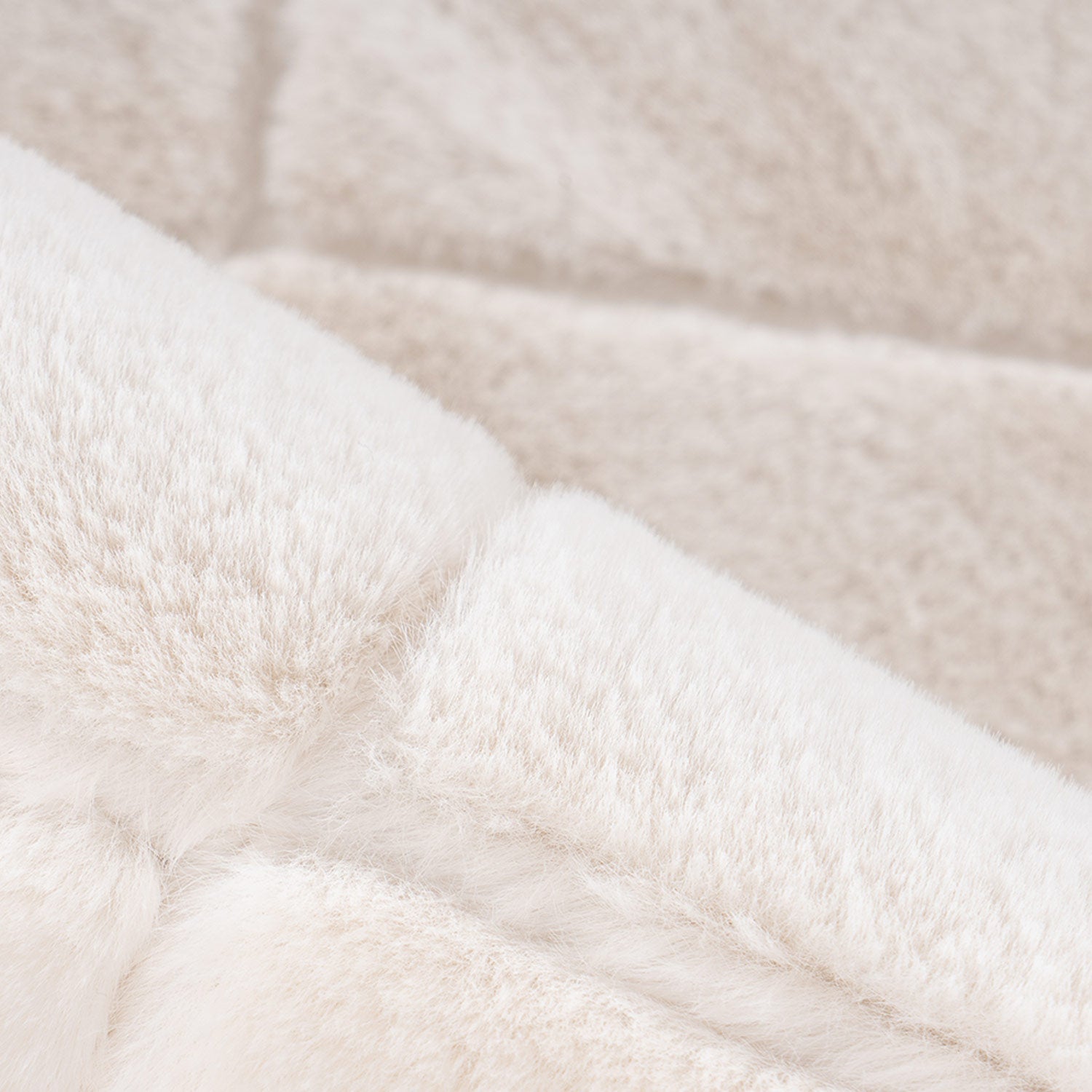 SOFT TOUCH KVADRAT, 600 IVORY